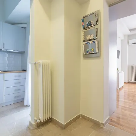 Cozy Flat With Terrace & Patio, Next To Lycabettus * Atenas